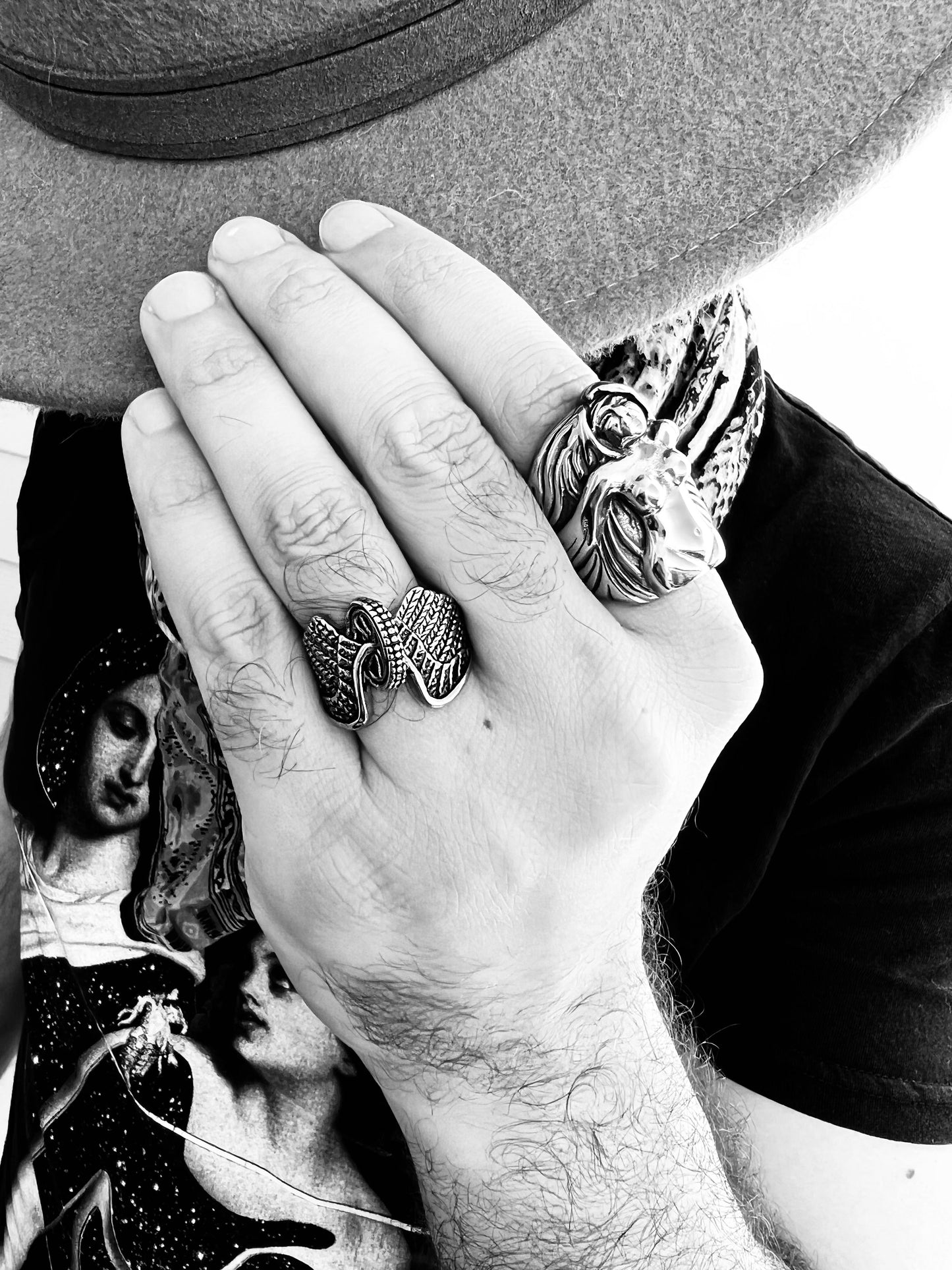 Stainless Steel Polished Winged Wheel Ring