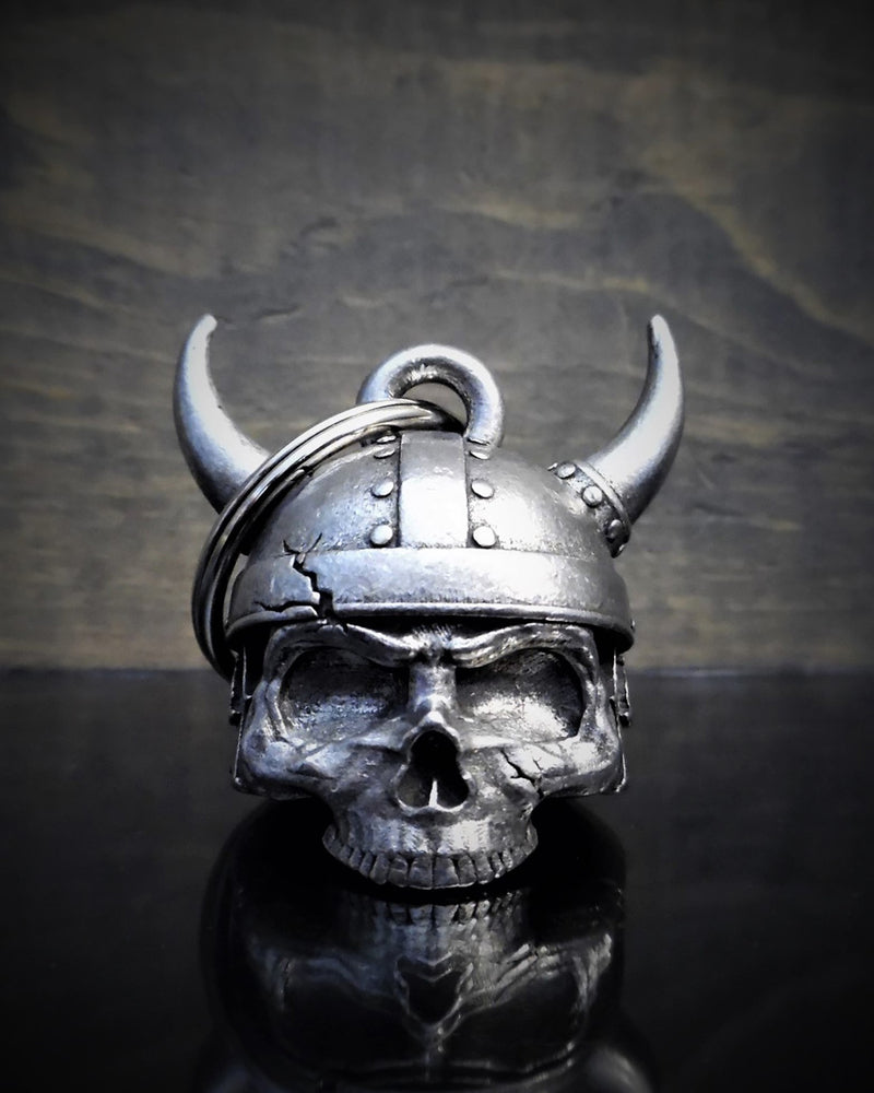 Campana de calavera con casco vikingo – Valiant Biker