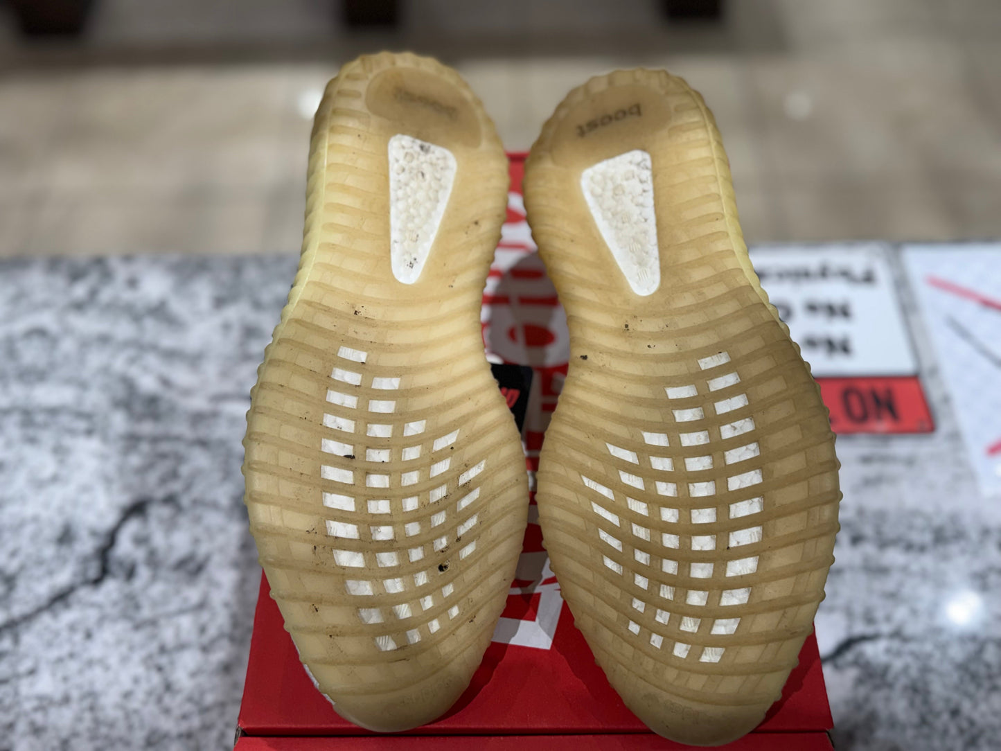 PRE OWNED adidas Yeezy Boost 350 V2 Cream NO BOX