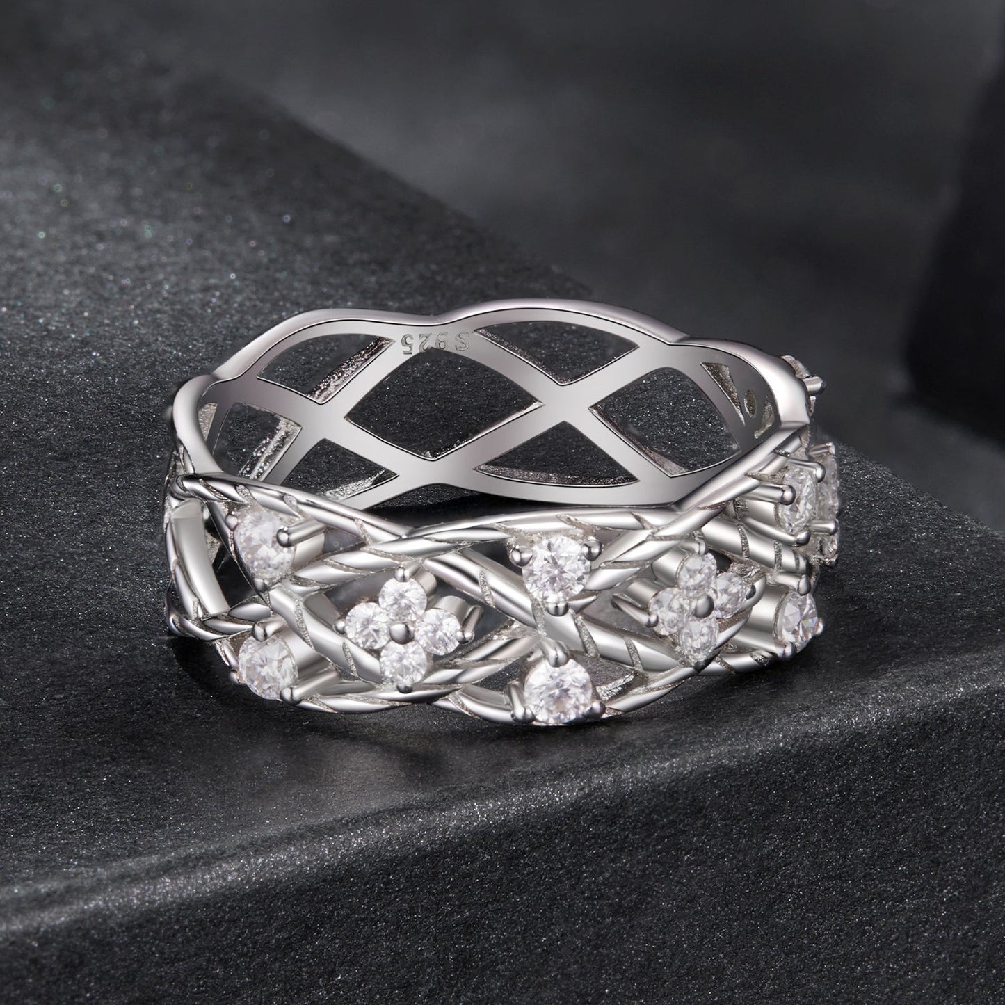 925 Sterling Silver 0.14 Carat Moissanite Ring in Size 8 for Women
